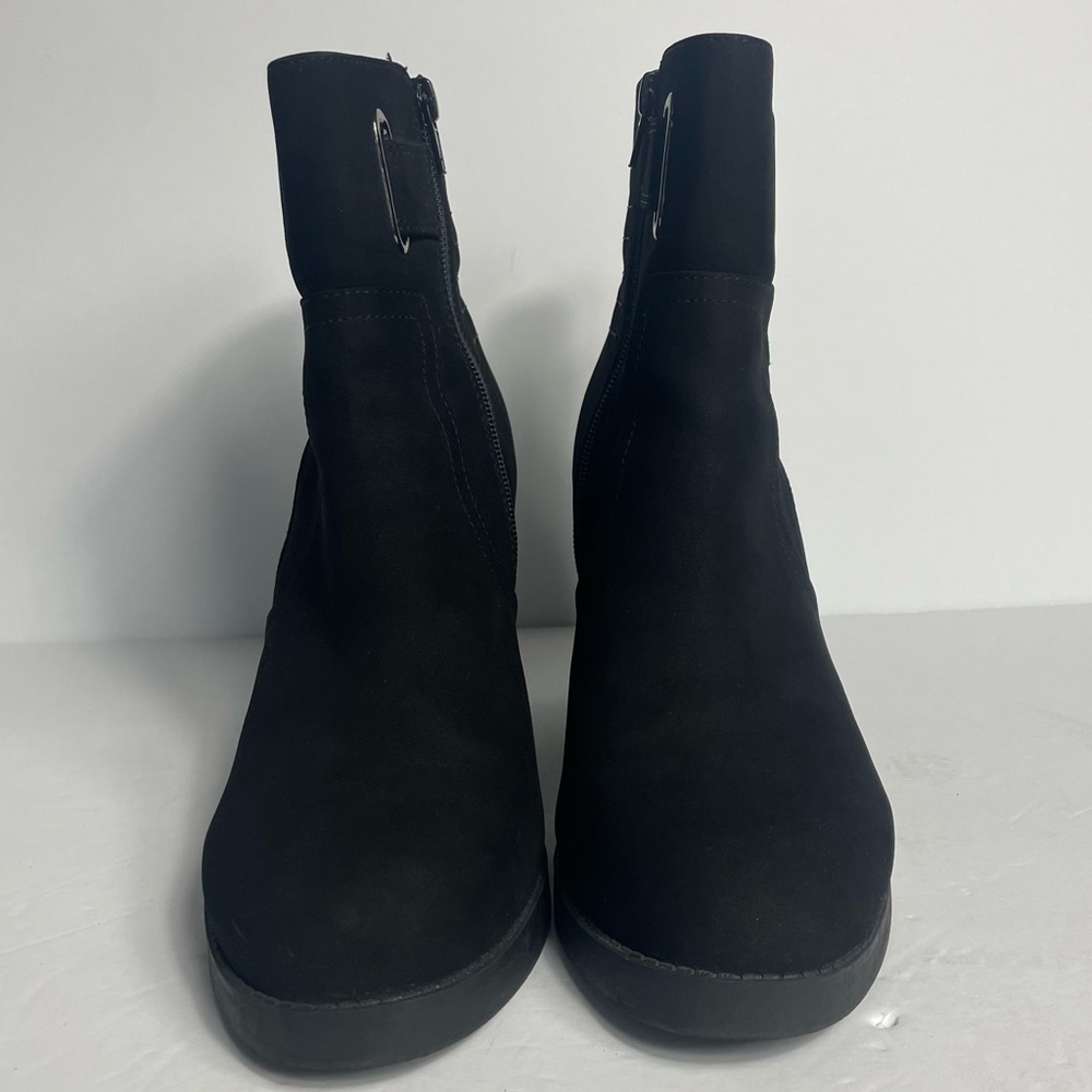 Womens size 9 Soul society black suede chunky heel booties